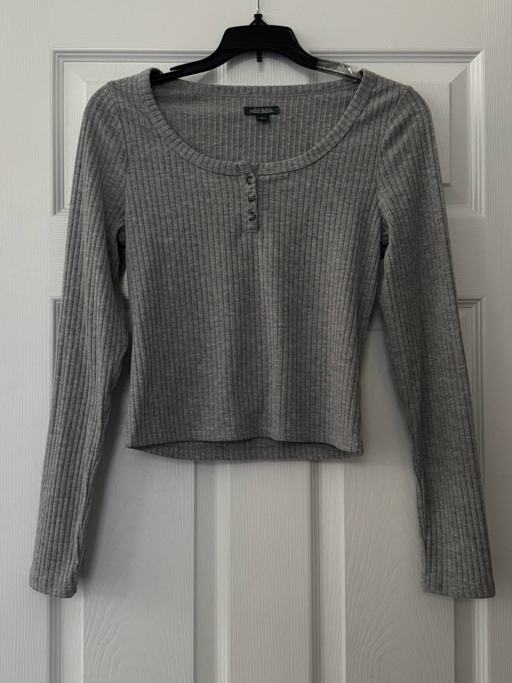 Cropped long sleeve top